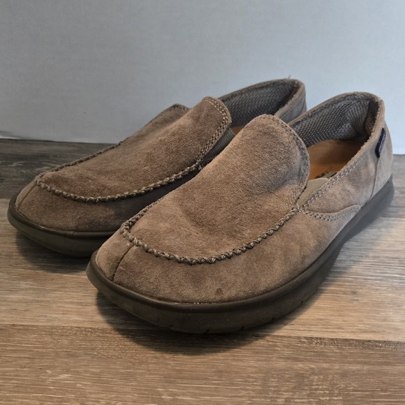 PATAGONIA Shoes BOULDER Mens Size 9.5 Beige Leather Casual Slip-On Loafers - Picture 1 of 9